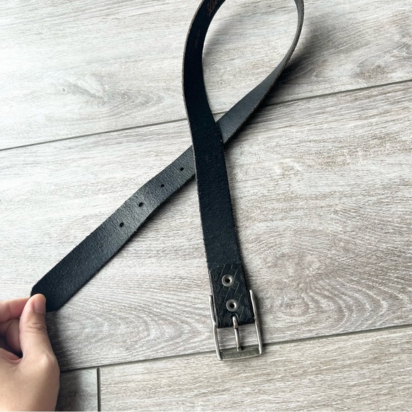 LEVI'S Casual Black Genuine Leather Embossed Belt - Picture 8 of 13